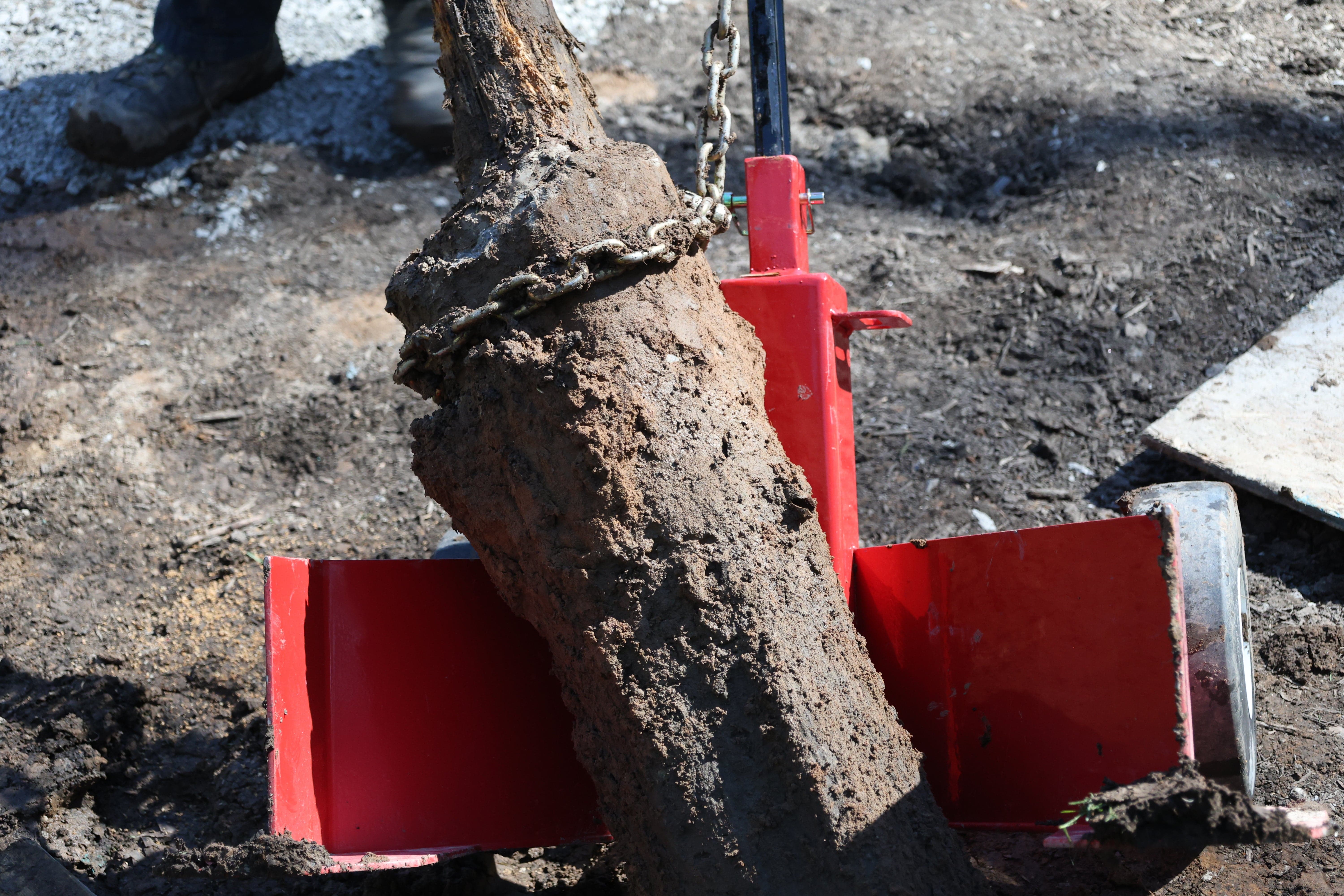 Big Red Post Puller™ | Heavy-Duty Fence Post Removal Tool – Fence Armor